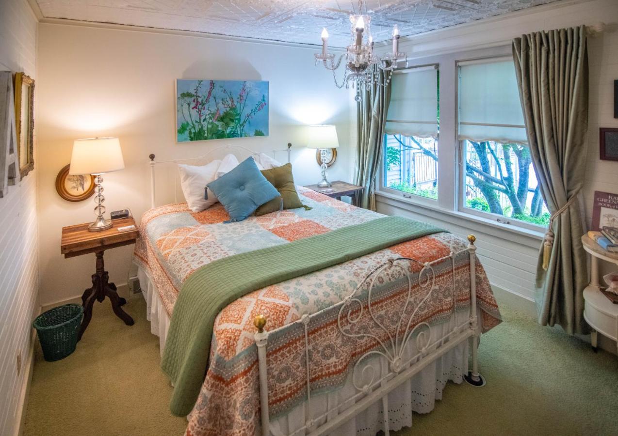 Clementine'S Guest House & Vacation Rentals Astoria Bagian luar foto