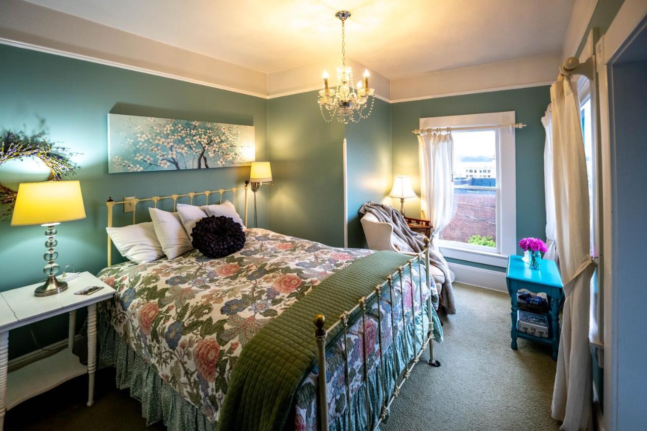 Clementine'S Guest House & Vacation Rentals Astoria Bagian luar foto