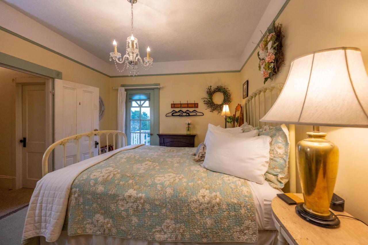 Clementine'S Guest House & Vacation Rentals Astoria Bagian luar foto