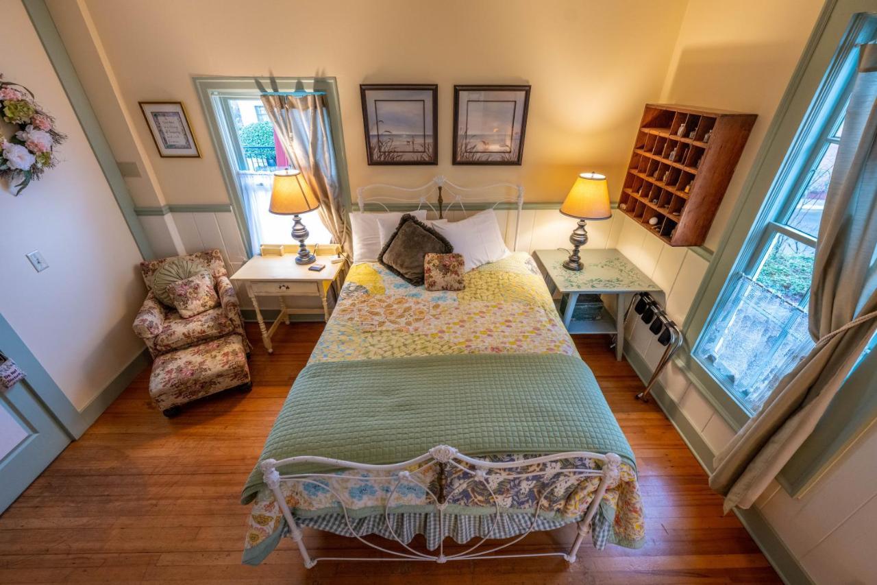 Clementine'S Guest House & Vacation Rentals Astoria Bagian luar foto