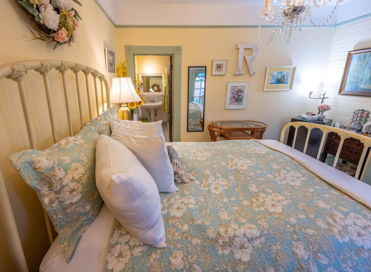 Clementine'S Guest House & Vacation Rentals Astoria Bagian luar foto