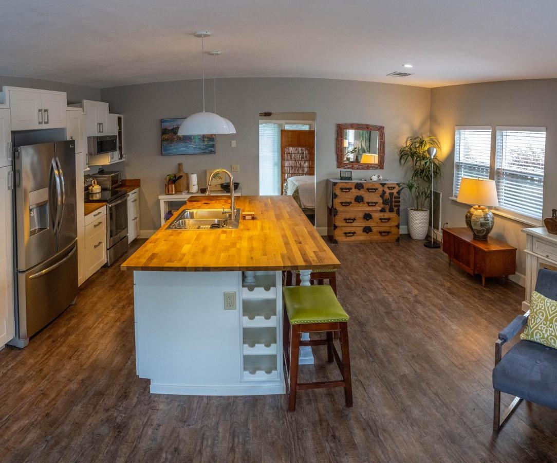 Clementine'S Guest House & Vacation Rentals Astoria Bagian luar foto