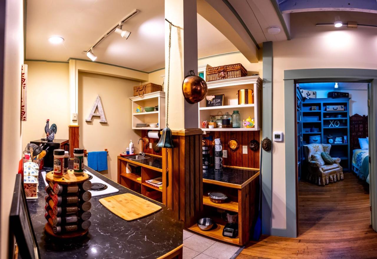 Clementine'S Guest House & Vacation Rentals Astoria Bagian luar foto
